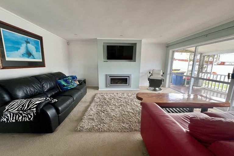 Photo of property in 2/28 Onepoto Road, Hauraki, Auckland, 0622