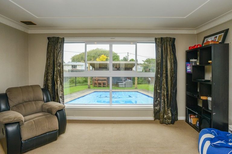 Photo of property in 15 Read Crescent, Clive, 4102