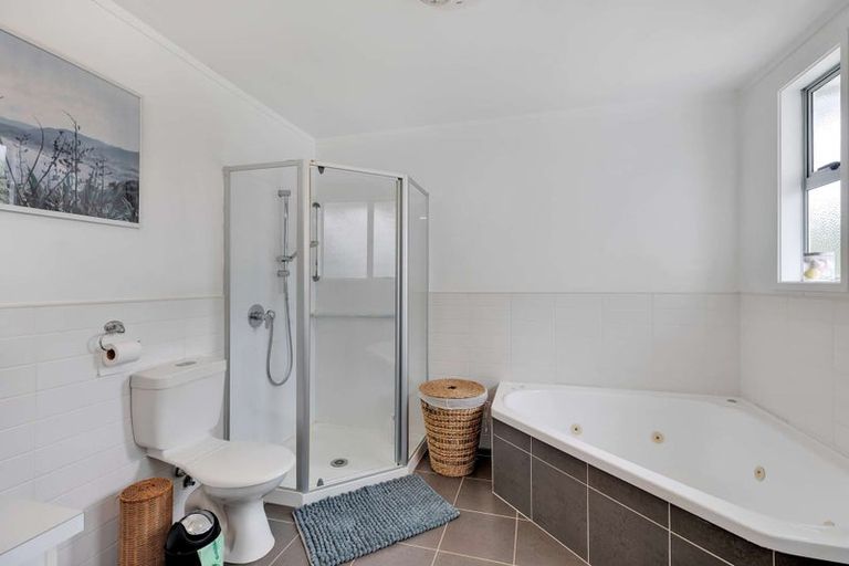 Photo of property in 3265 South Head Road, South Head, Helensville, 0874