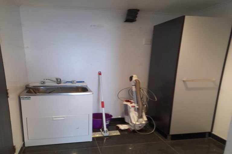 Photo of property in 62 Colchester Crescent, Newlands, Wellington, 6037