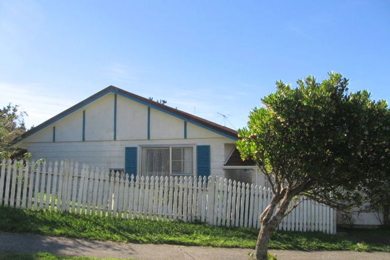 Photo of property in 12 Nalanda Crescent, Broadmeadows, Wellington, 6035