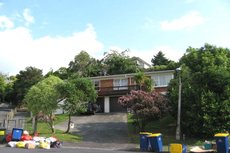 Photo of property in 1/29 King Richard Place, Browns Bay, Auckland, 0630