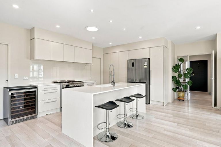 Photo of property in 13 Andalusian Way, Karaka, Papakura, 2113