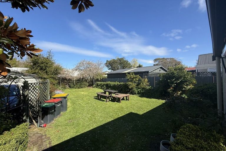 Photo of property in 14 Weston Road, St Albans, Christchurch, 8052