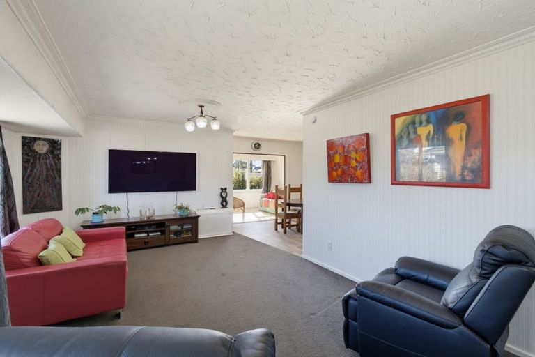 Photo of property in 42 Daniels Road, Redwood, Christchurch, 8051