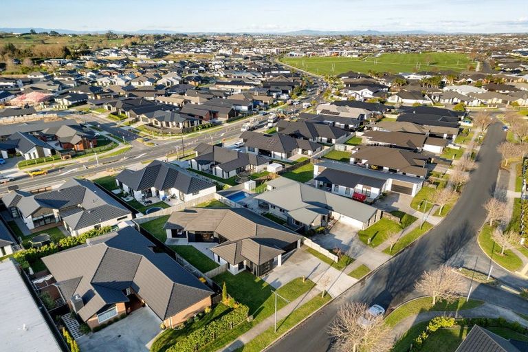 Photo of property in 16 Helen June Avenue, Flagstaff, Hamilton, 3210