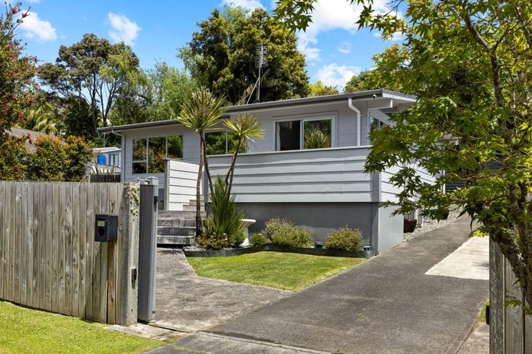 Photo of property in 7 William Hadlow Place, Hatfields Beach, Orewa, 0931
