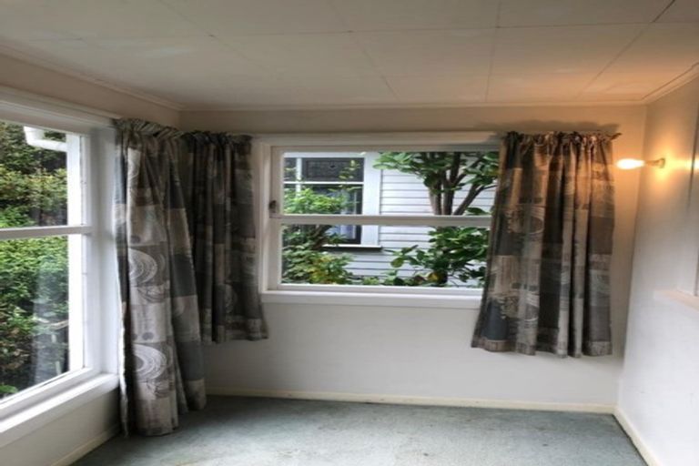 Photo of property in 24 Izard Road, Khandallah, Wellington, 6035