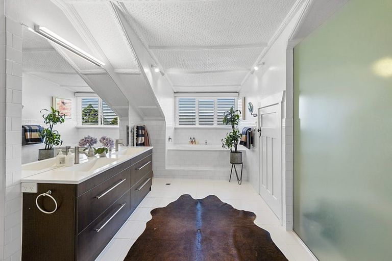Photo of property in 7 Glen Almond Street, New Plymouth, 4310