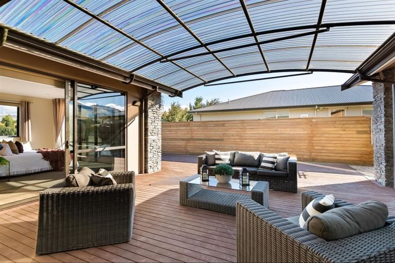 Photo of property in 42 Rere Road, Lake Hayes, Queenstown, 9304