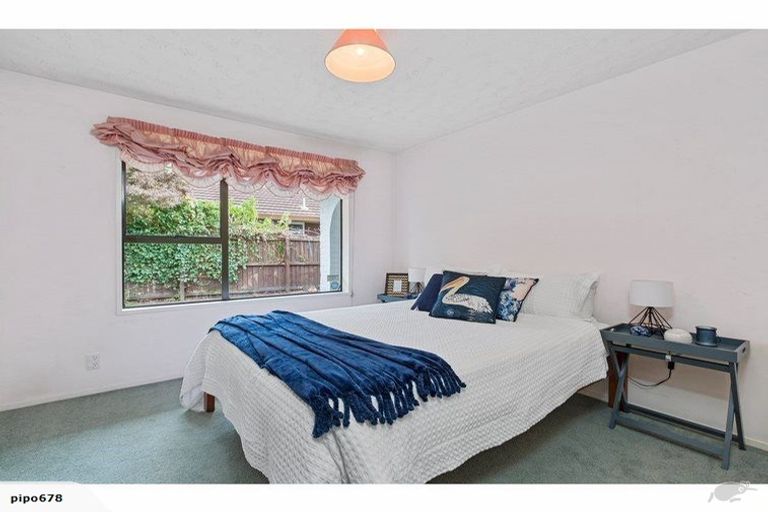 Photo of property in 28 Montclare Avenue, Ilam, Christchurch, 8041