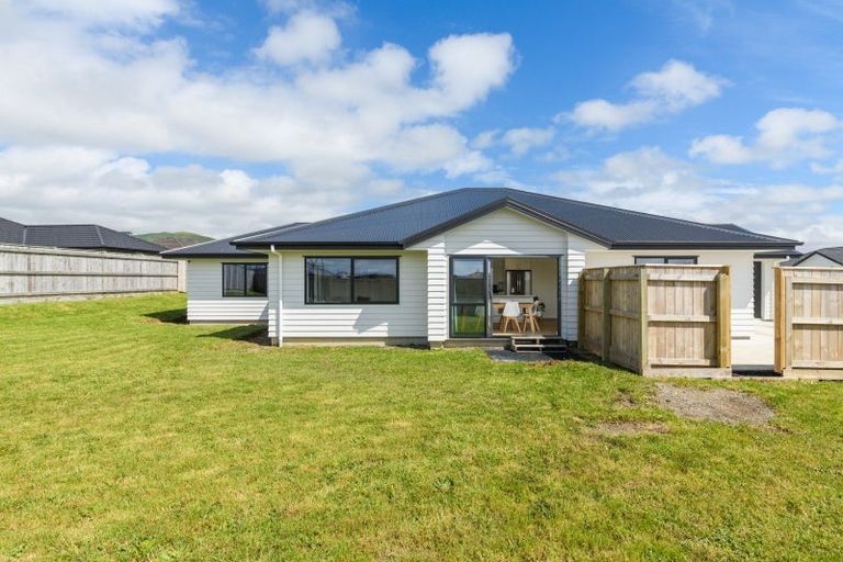 Photo of property in 12 Corsica Court, Fitzherbert, Palmerston North, 4410