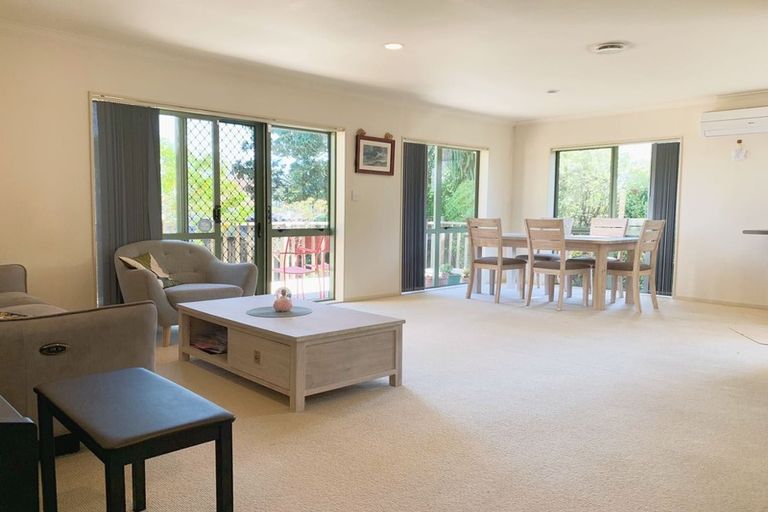 Photo of property in 72a Hepburn Road, Glendene, Auckland, 0602