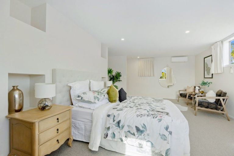 Photo of property in 39 Scarlet Oak Drive, Schnapper Rock, Auckland, 0632