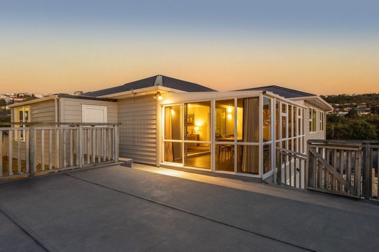 Photo of property in 9 Ayr Place, Papakowhai, Porirua, 5024