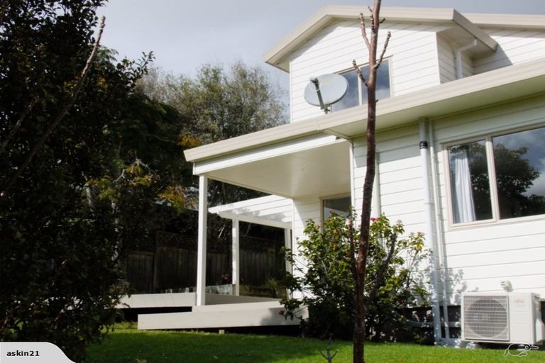 Photo of property in 21 Redfern Lane, Glenfield, Auckland, 0629