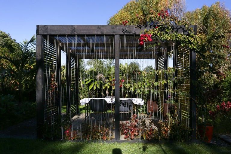 Photo of property in 92 Cornfoot Street, Castlecliff, Whanganui, 4501