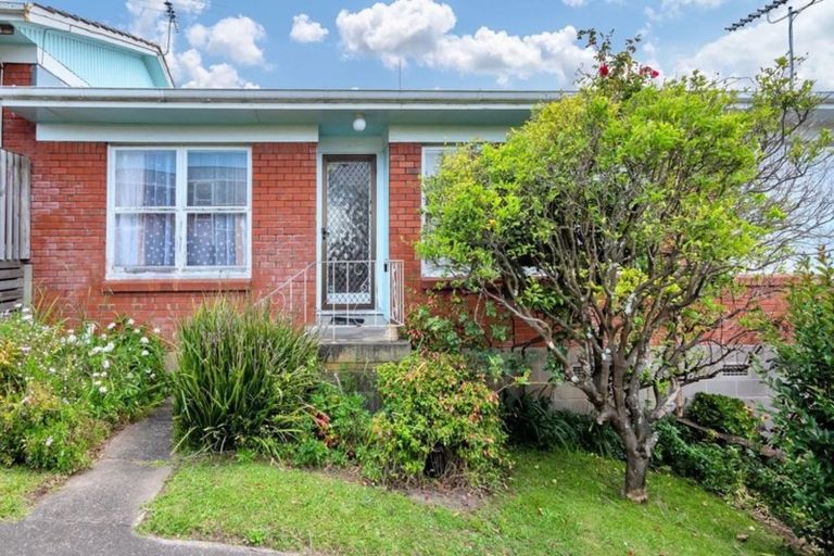 Photo of property in 3/6 Hart Road, Hauraki, Auckland, 0622