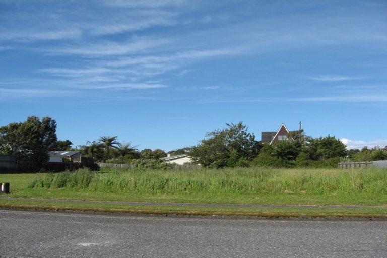 Photo of property in 16 Ngahue Crescent, Carters Beach, Westport, 7825