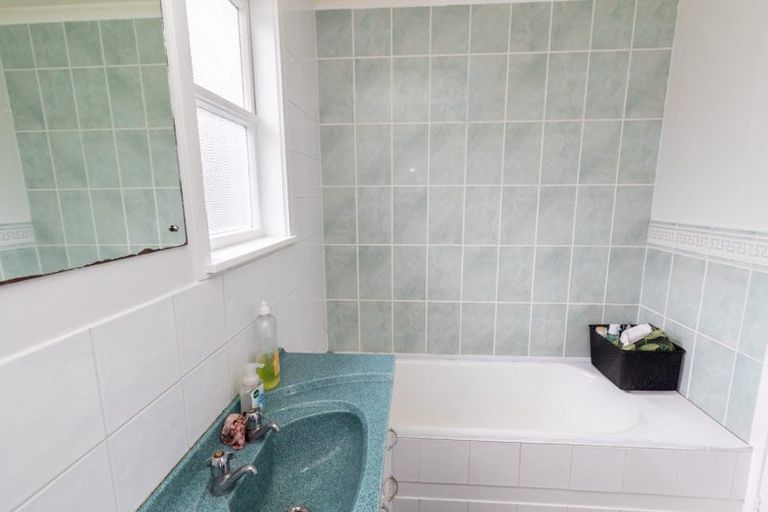 Photo of property in 10 Petherick Street, Taita, Lower Hutt, 5011