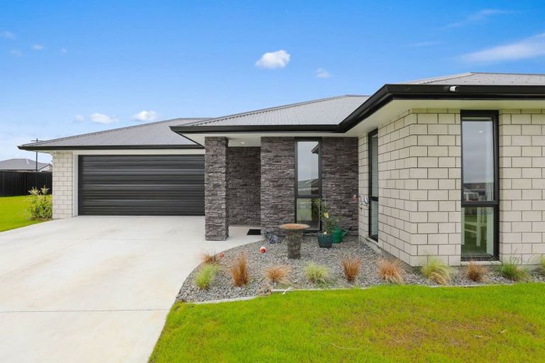 Photo of property in 14 Uku Way, Wharewaka, Taupo, 3330