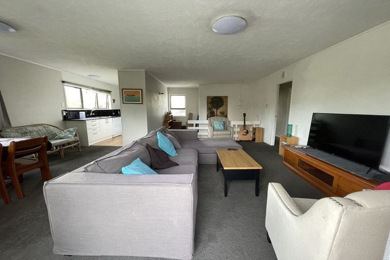 Photo of property in 1/70 Oaktree Avenue, Browns Bay, Auckland, 0630