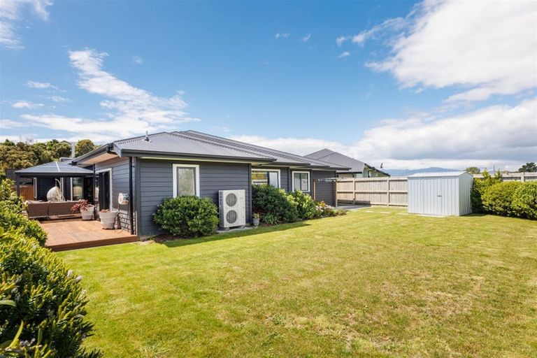 Photo of property in 36 Freedom Drive, Kelvin Grove, Palmerston North, 4414