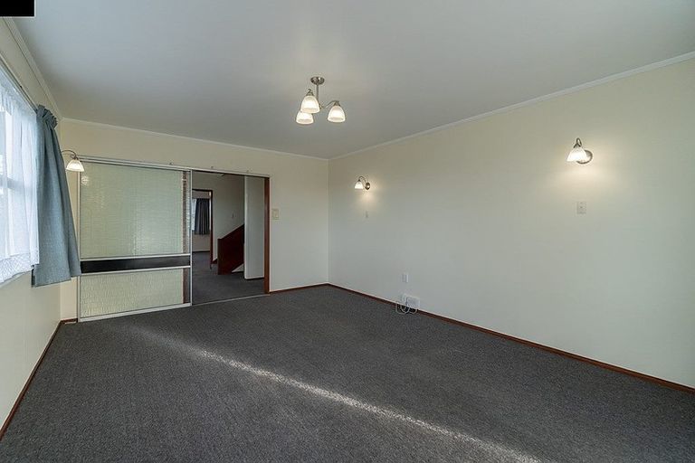 Photo of property in 100 Frankley Road, Frankleigh Park, New Plymouth, 4310