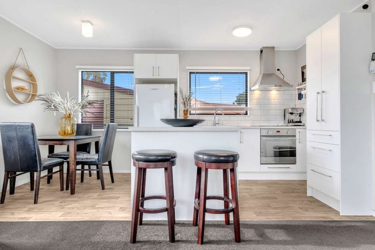 Photo of property in 8a Novelle Grove, Papamoa Beach, Papamoa, 3118