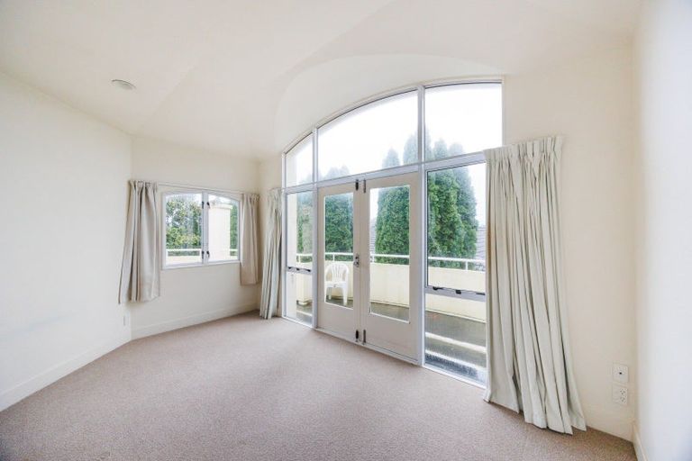 Photo of property in 5 Balcairn Place, Terrace End, Palmerston North, 4410