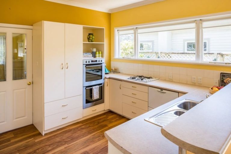 Photo of property in 33 Ropata Crescent, Boulcott, Lower Hutt, 5010
