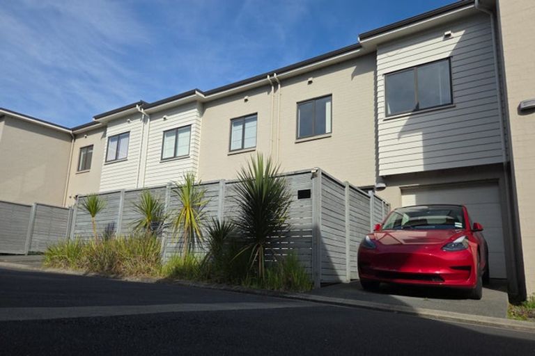 Photo of property in 32 Whenuapai Drive, Whenuapai, Auckland, 0618