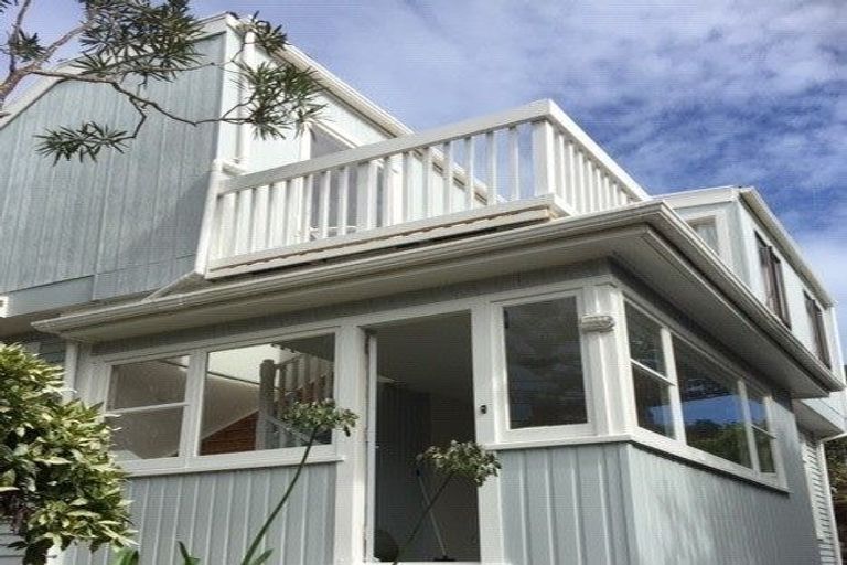 Photo of property in 28 Forest Road, Raumati South, Paraparaumu, 5032