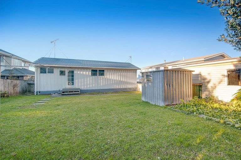 Photo of property in 11 Kawau View Road, Snells Beach, 0920