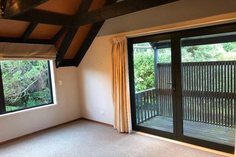 Photo of property in 2a Pitoitoi Road, Days Bay, Lower Hutt, 5013