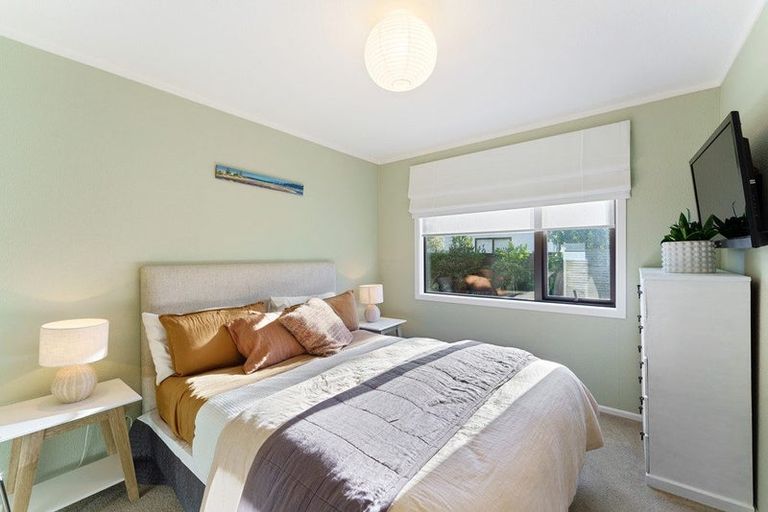 Photo of property in 27a Rauparaha Street, Waikanae Beach, Waikanae, 5036