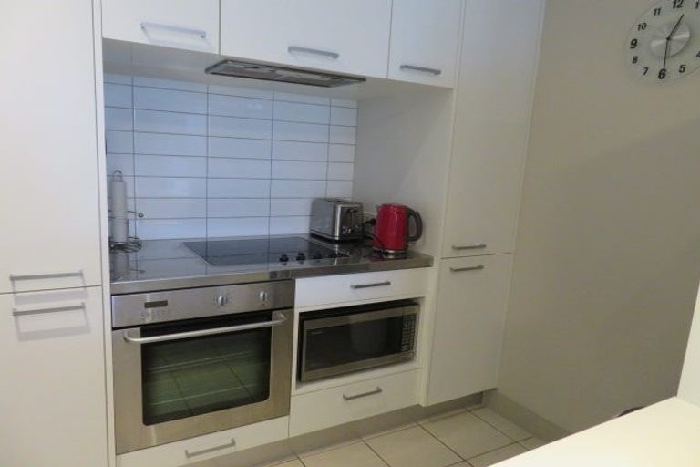 Photo of property in The Capital, 3/370 Oriental Parade, Oriental Bay, Wellington, 6011