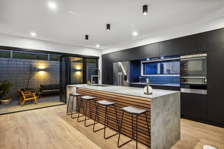 Photo of property in 1/2 Clayton Street, Saint Clair, Dunedin, 9012