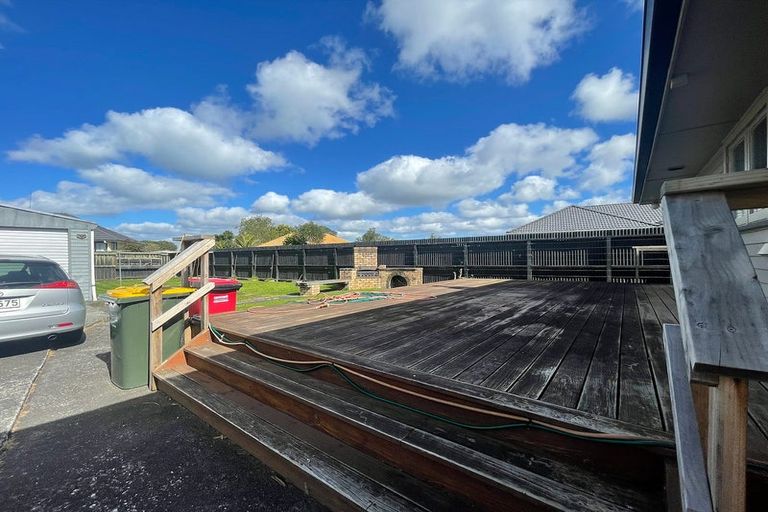 Photo of property in 31 Durham Street, Te Atatu Peninsula, Auckland, 0610