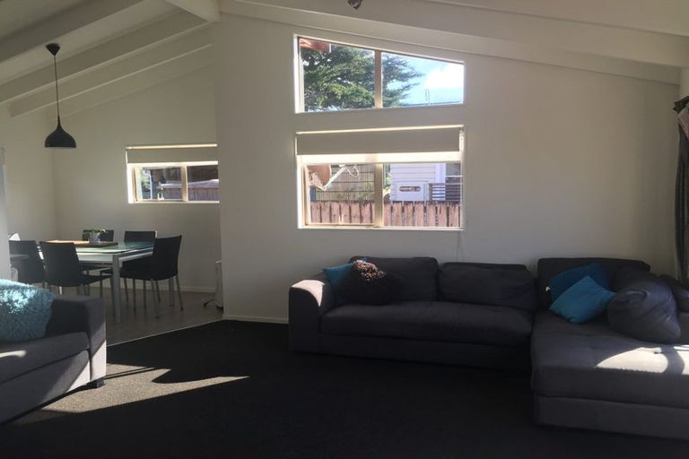 Photo of property in 55a Springs Road, Parakai, 0830