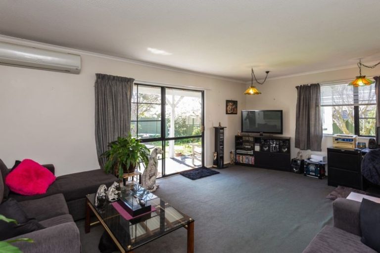 Photo of property in 2/49a Main Road, Redcliffs, Christchurch, 8081