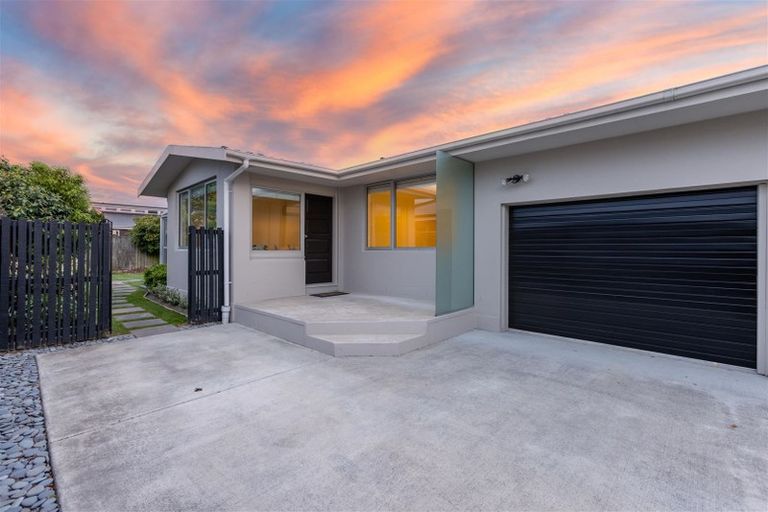 Photo of property in 2/36 Condell Avenue, Papanui, Christchurch, 8053