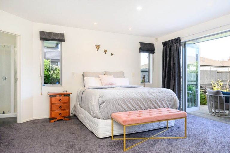 Photo of property in 24 Liberty Grove, Kelvin Grove, Palmerston North, 4414