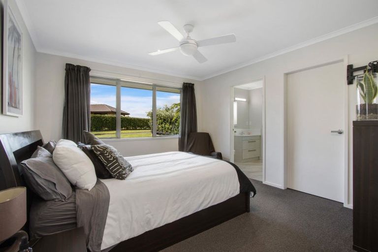 Photo of property in 5 Vantage Place, Omokoroa, 3114