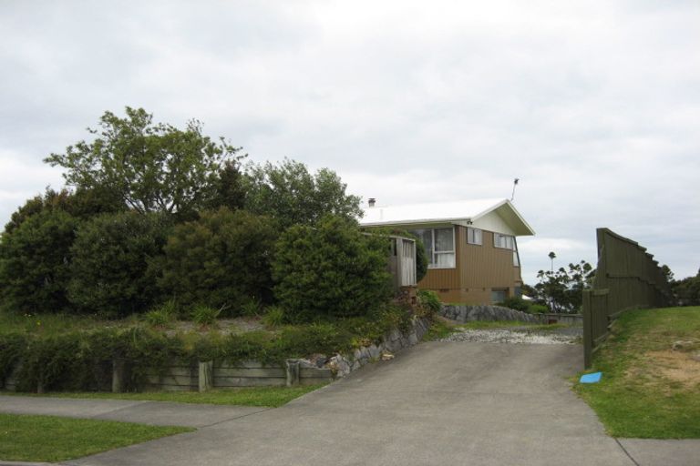 Photo of property in 113 Roberts Road, Matakatia, Whangaparaoa, 0930