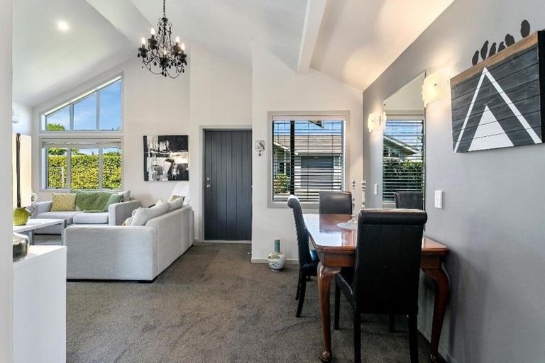 Photo of property in 15 Parata Street, Two Mile Bay, Taupo, 3330