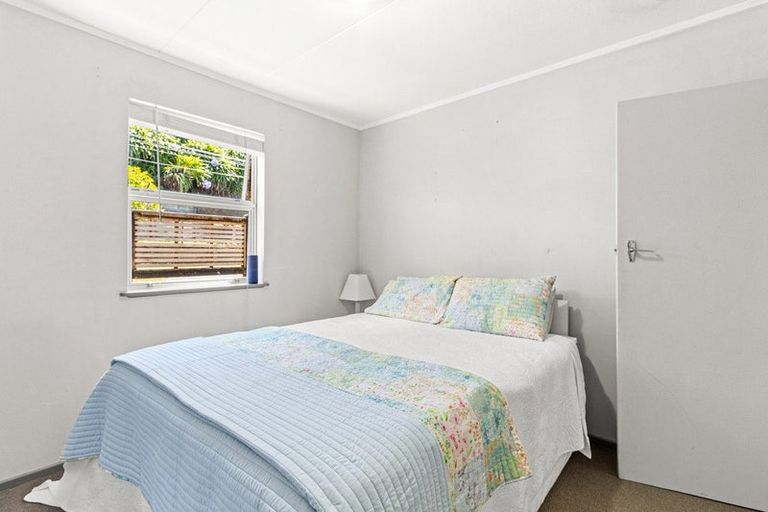 Photo of property in 6 Carlton Terrace, Westown, New Plymouth, 4310