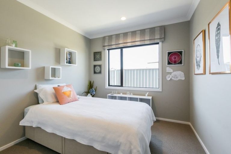 Photo of property in 21 Haast Place, Poraiti, Napier, 4112