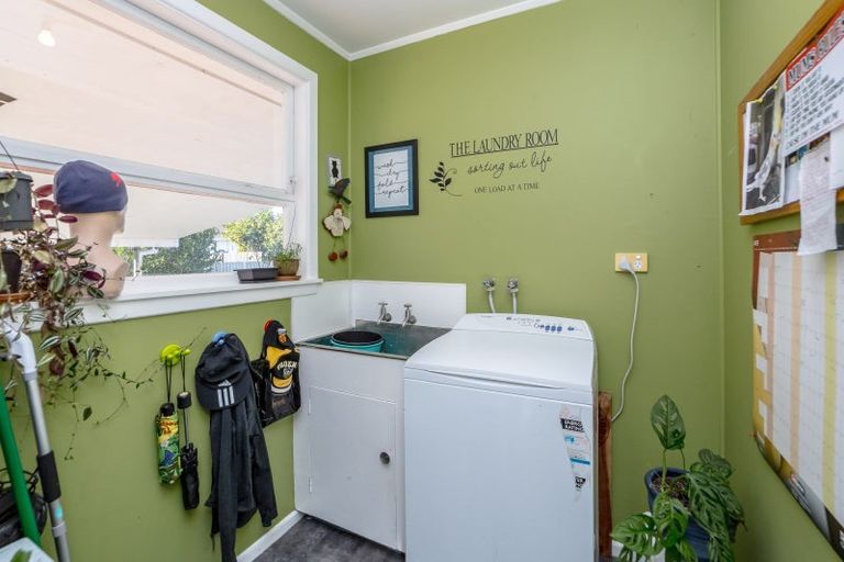 Photo of property in 9 Skipage Grove, Featherston, 5710