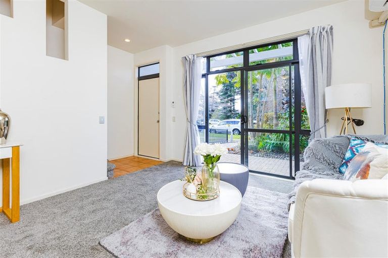 Photo of property in 86/2 Armoy Drive, East Tamaki, Auckland, 2016